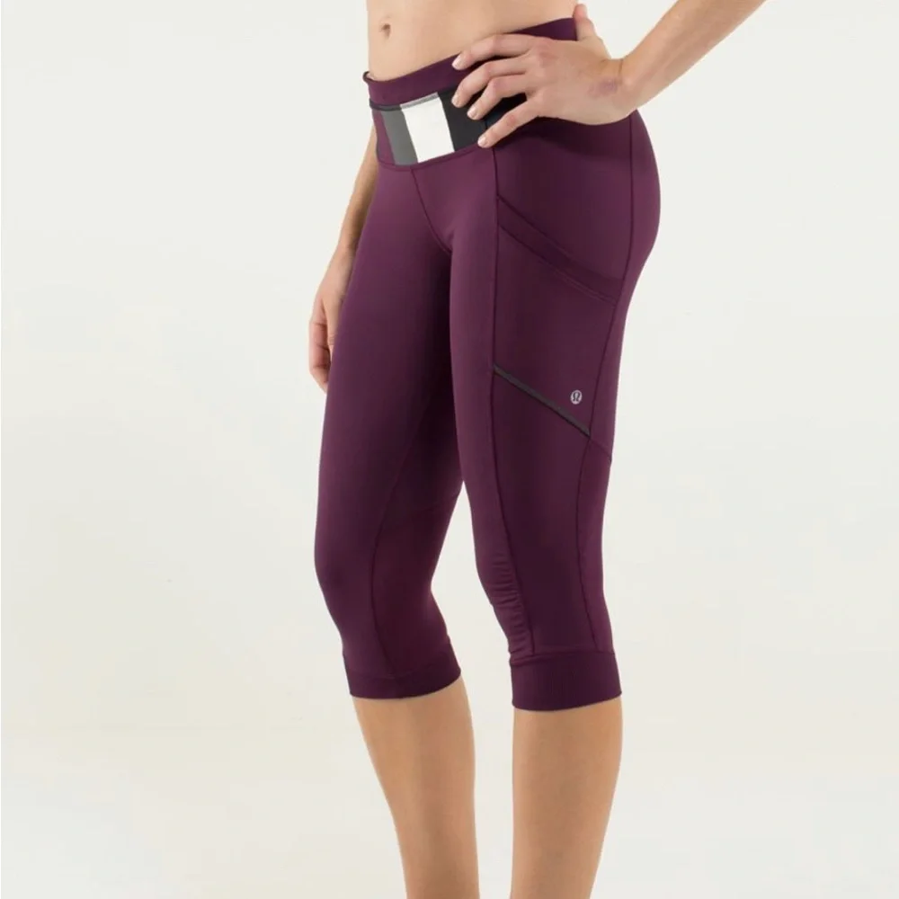 Lululemon Run For Fun Crop Plum / Pow Stripe Angel Wing / Angel Win Size 4